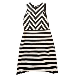 Ann Taylor Loft Women's Sleeveless Dress Black and White Stripes Size 6